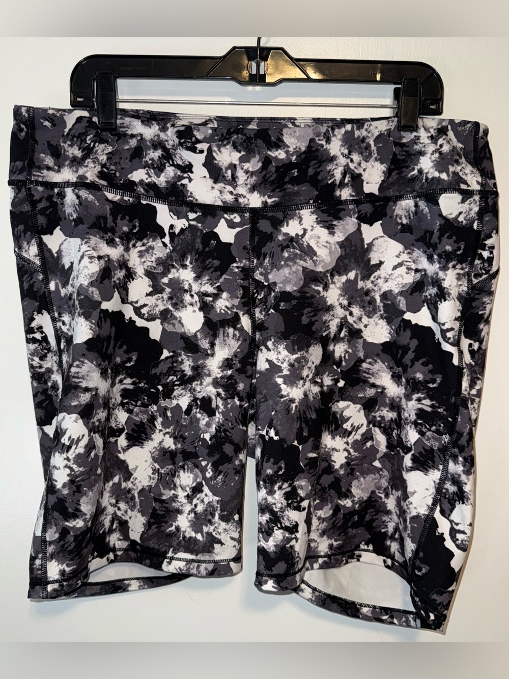 GAP Black & Gray Floral-Print Bike Shorts